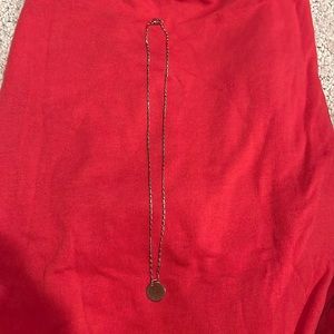 Textured gold coin pendent necklace